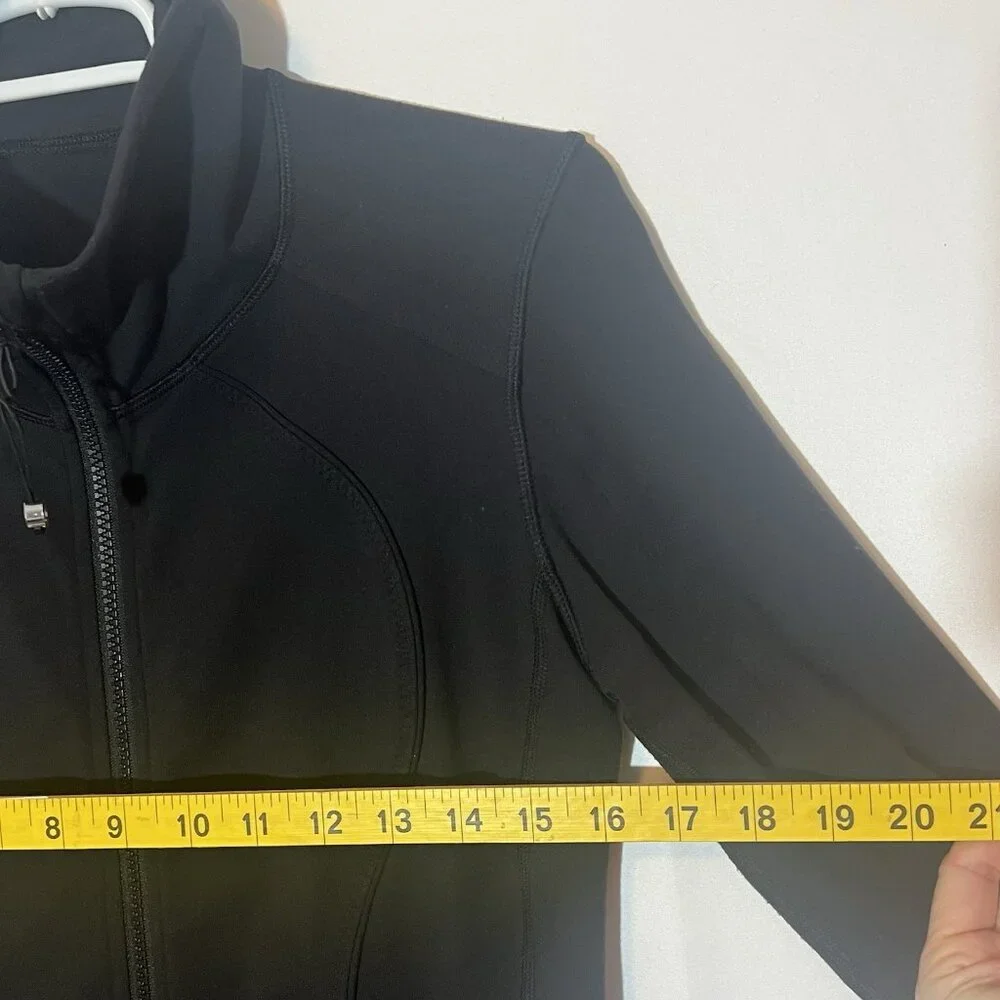 Lululemon Women Slim Fit Full Zip Black Track Jacket Turtle Neck Size 6 Pocket’s - Picture 6 of 11